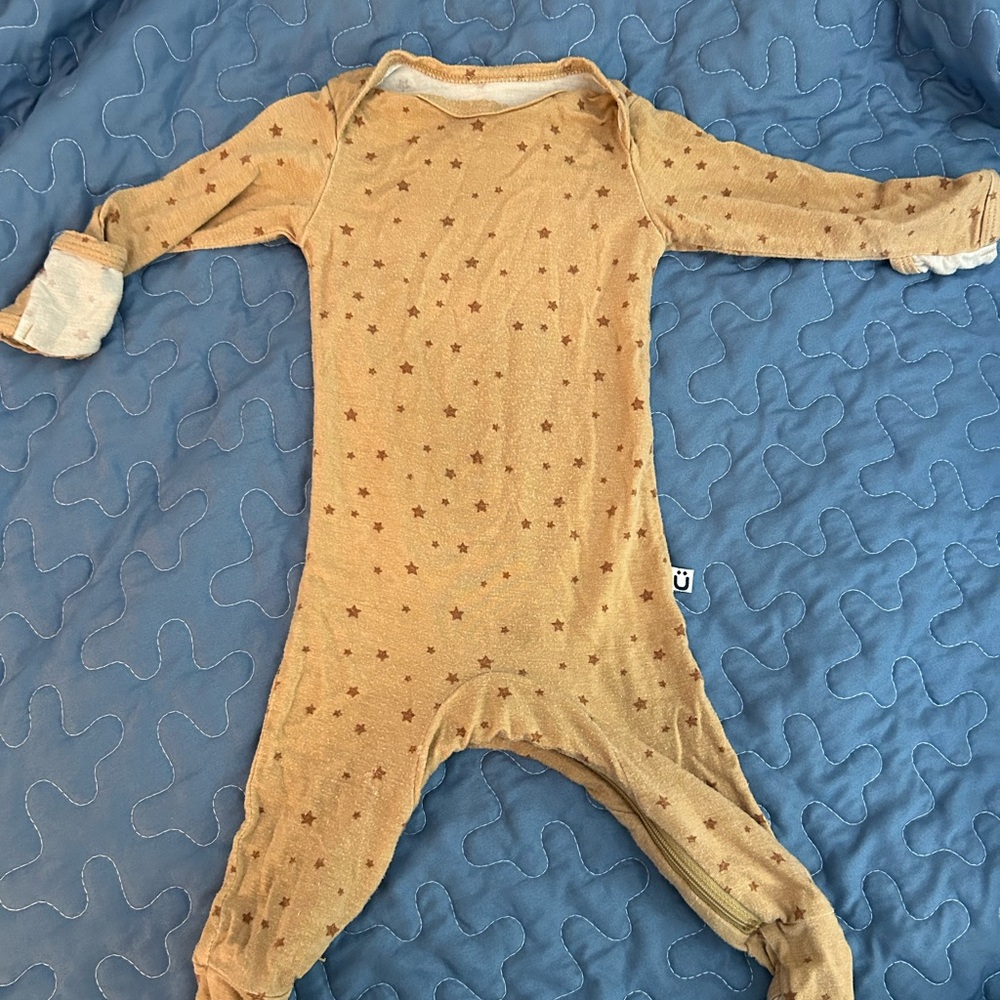 Gunamuna convertible pajamas 0-3 month